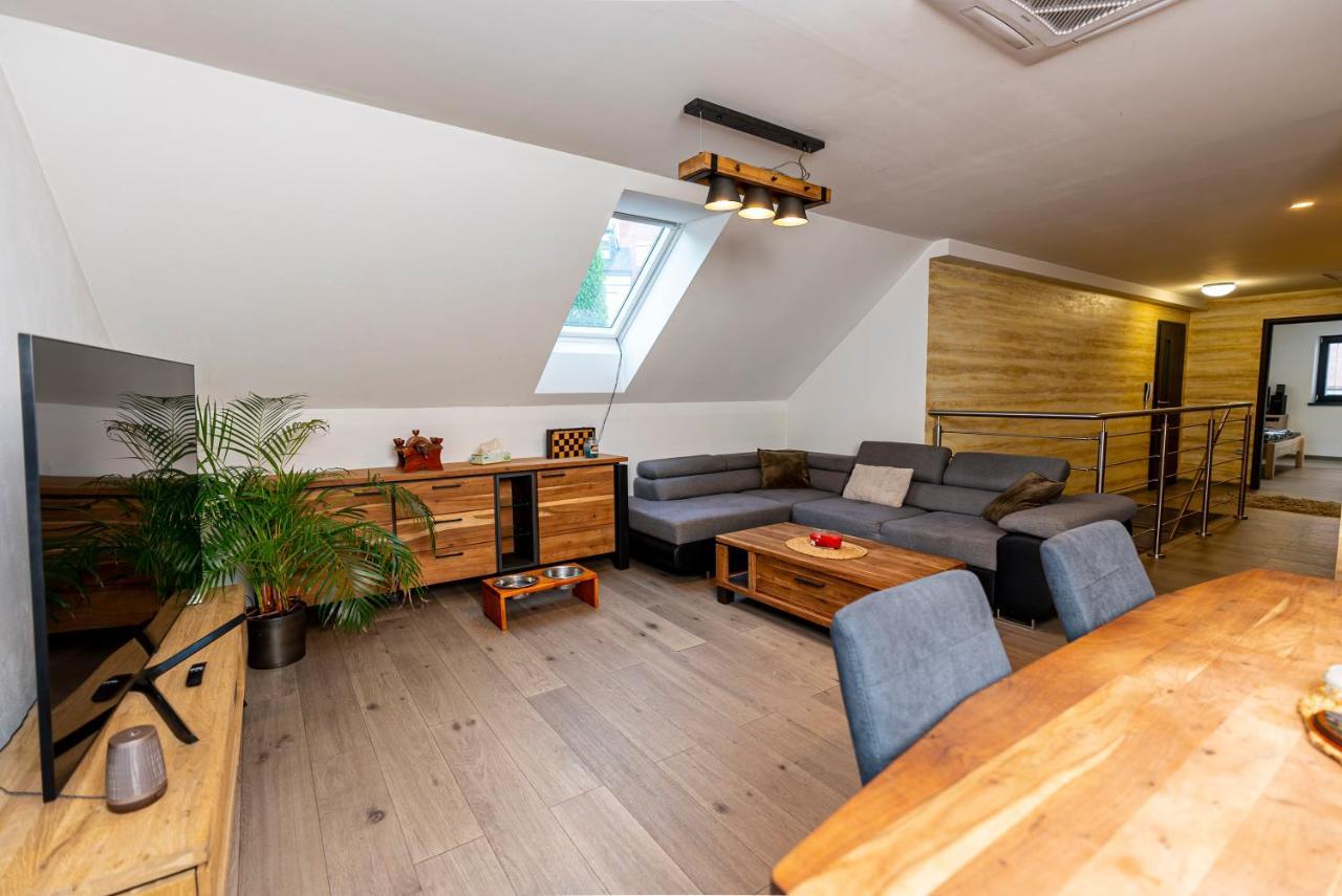 Apartmany V Podzamci นาคอด ภายนอก รูปภาพ