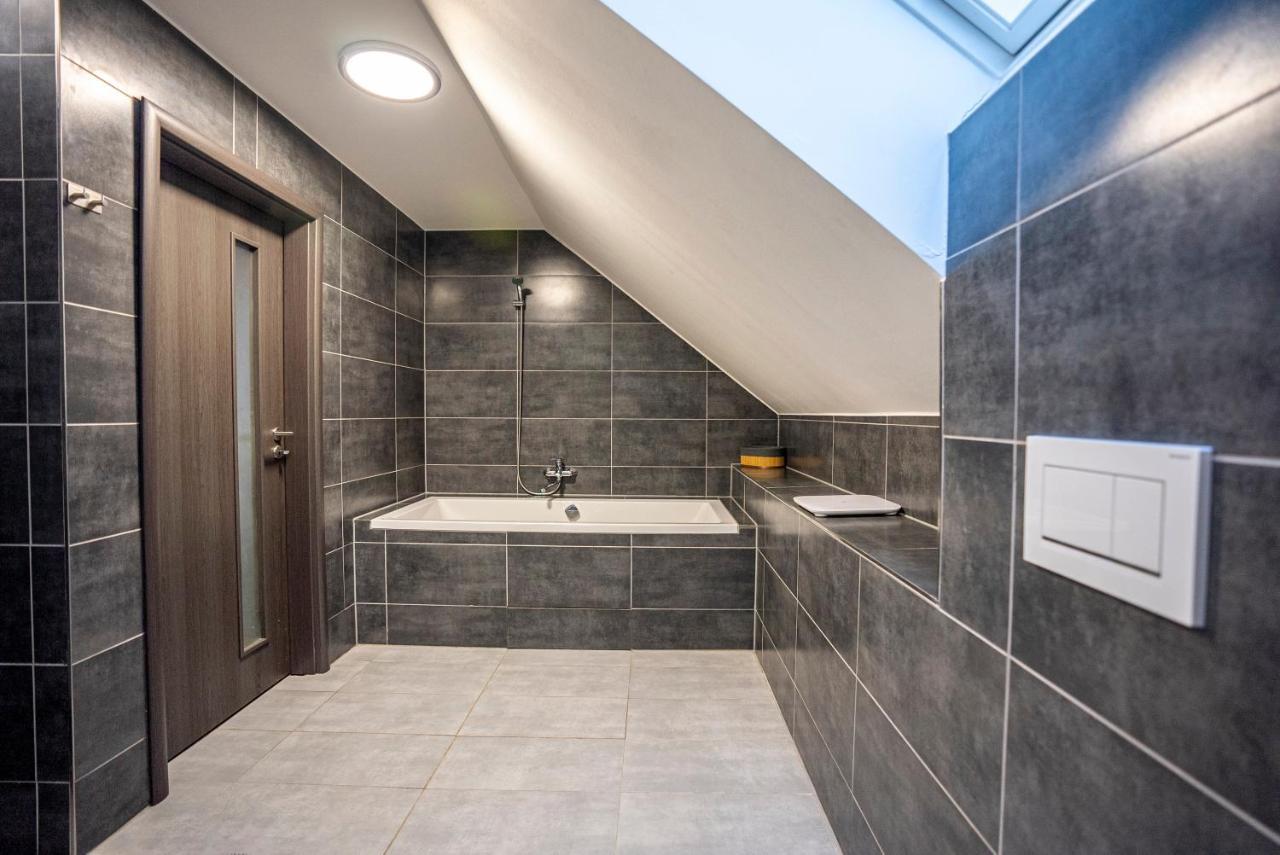 Apartmany V Podzamci นาคอด ภายนอก รูปภาพ