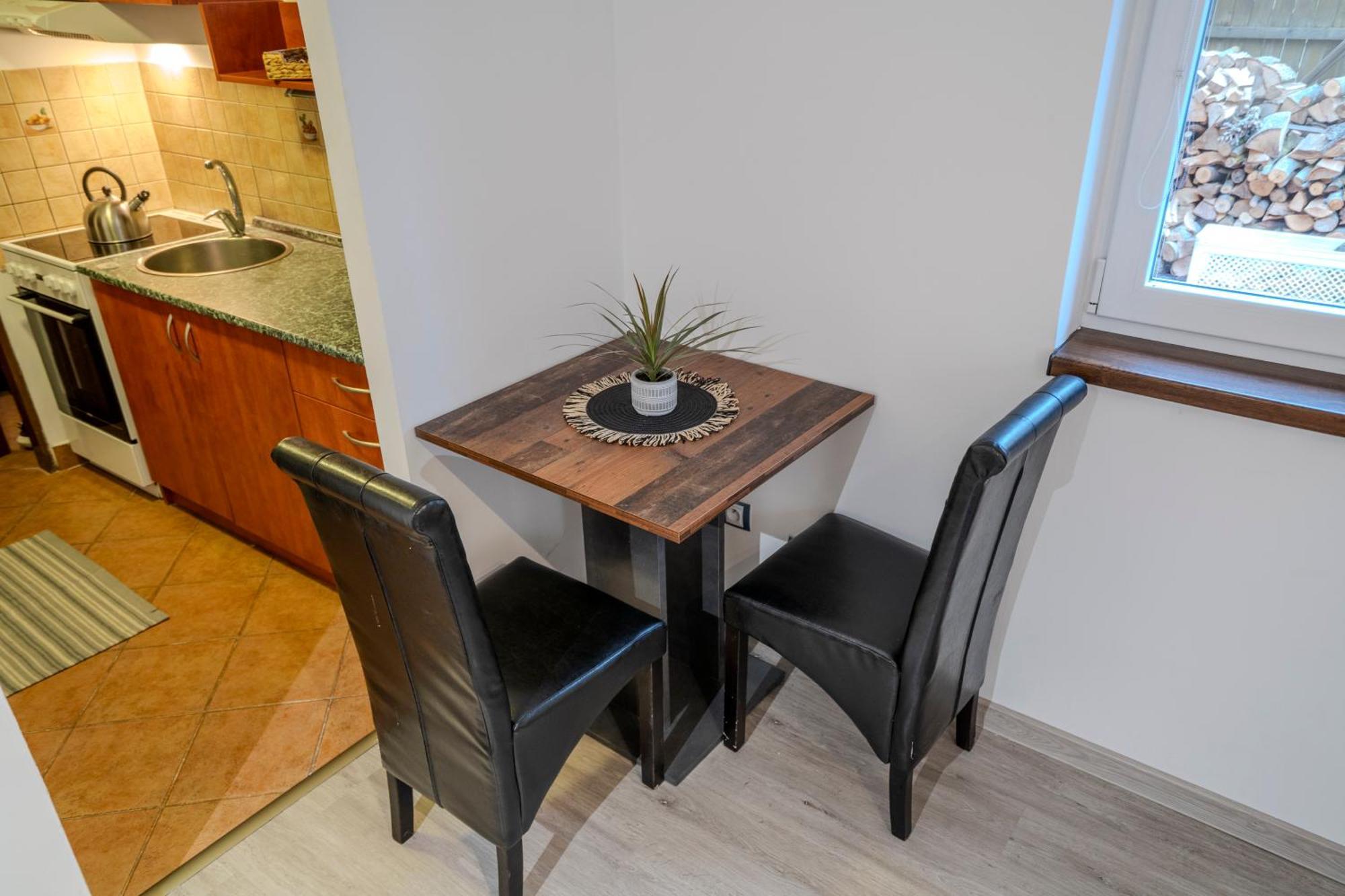Apartmany V Podzamci นาคอด ภายนอก รูปภาพ